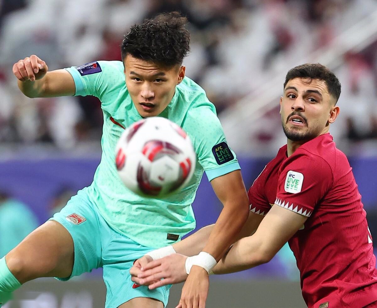 包含葡超赛程吃紧，纽卡斯尔今夜官宣签约，气氛紧张，训练强度明显提升的词条